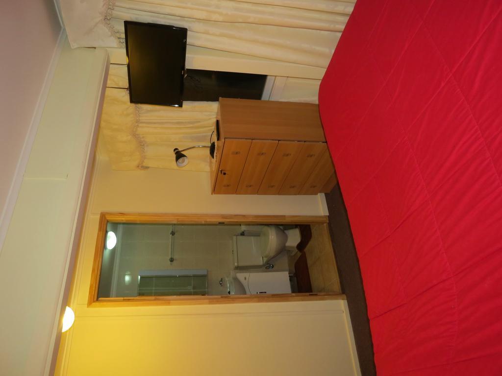 Hostal Doña Irma Punta Arenas Habitación foto